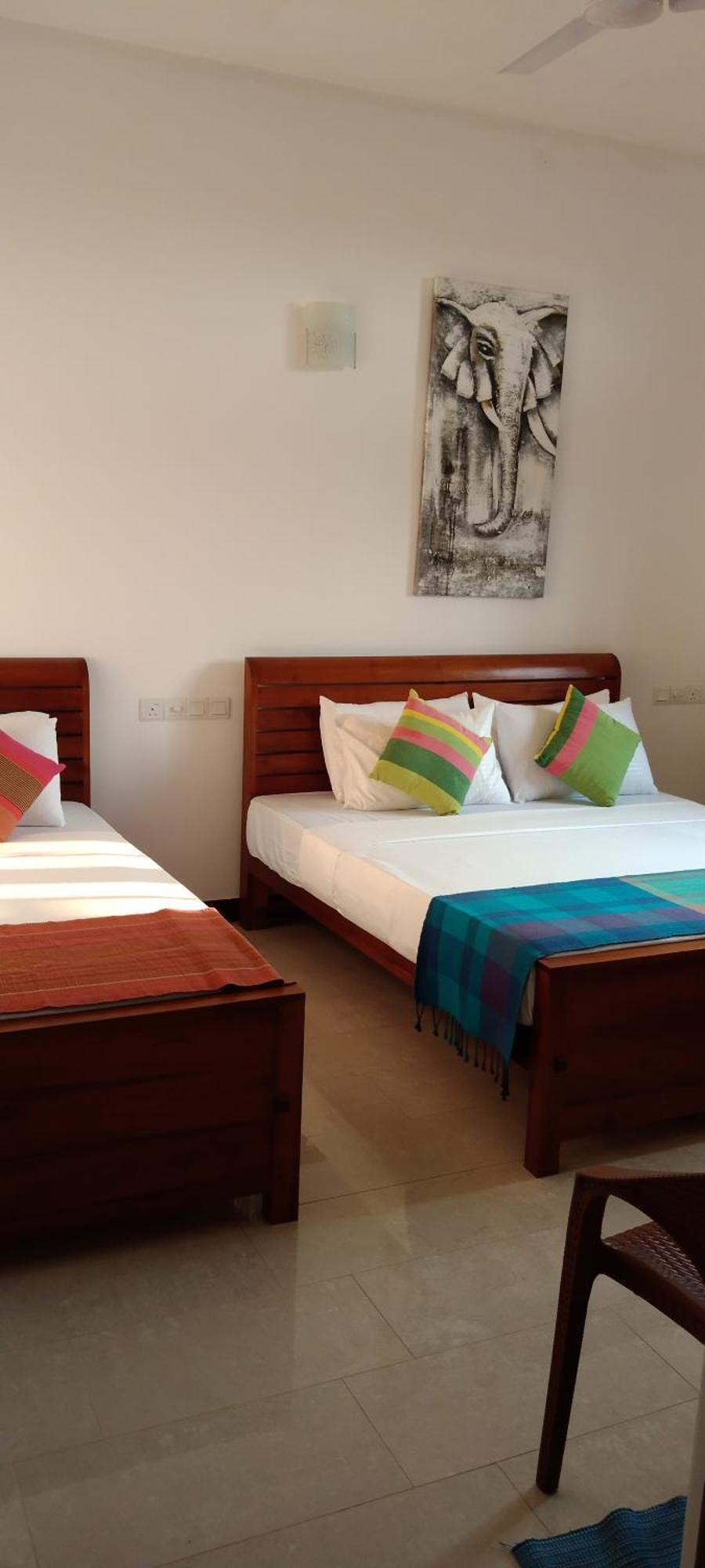 Pick & Go White House Bed and Breakfast Negombo Exteriör bild