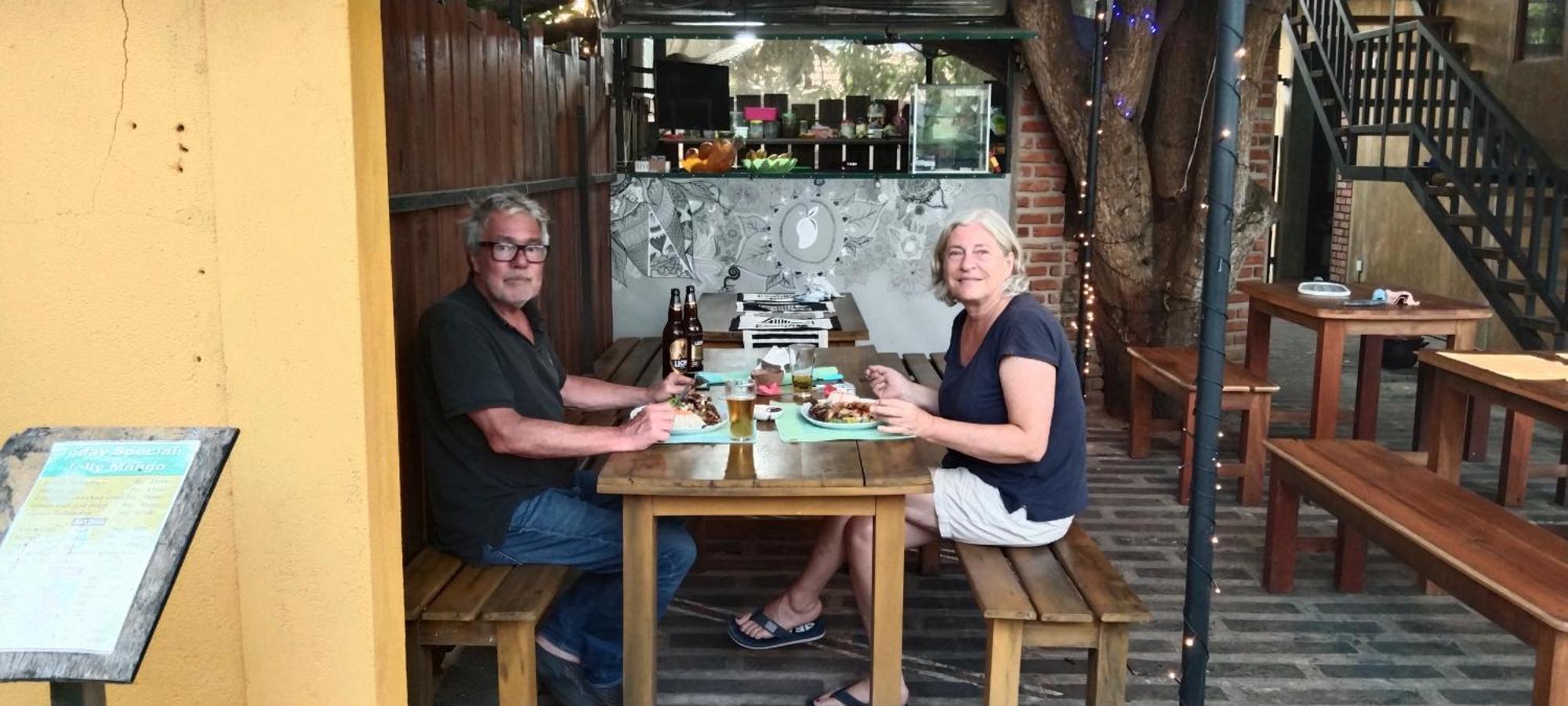 Pick & Go White House Bed and Breakfast Negombo Exteriör bild