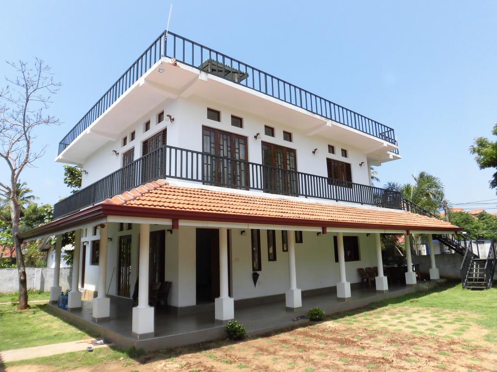 Pick & Go White House Bed and Breakfast Negombo Exteriör bild