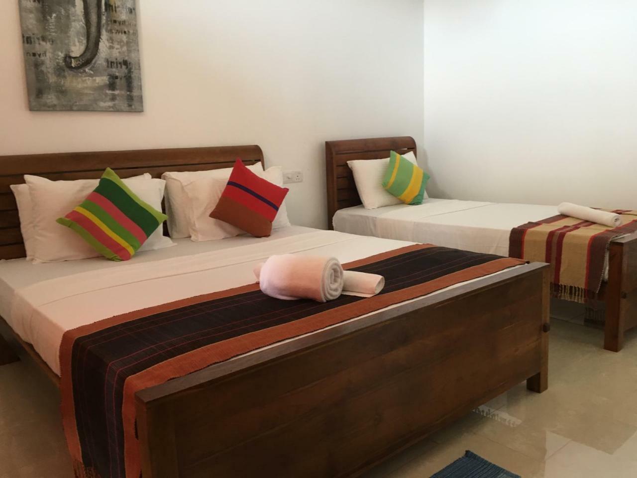 Pick & Go White House Bed and Breakfast Negombo Exteriör bild
